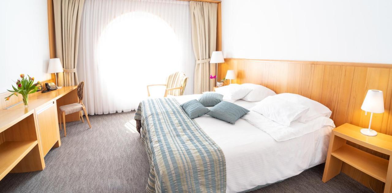 Hotel Jozef Идрия Екстериор снимка