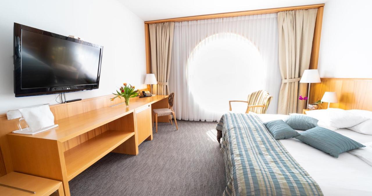 Hotel Jozef Идрия Екстериор снимка